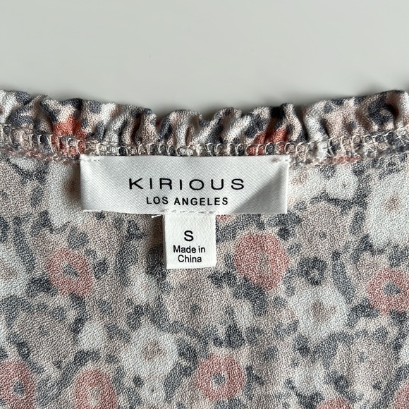 Kirious Los Angeles floral print ruffled Blouse, smoked detail sleeves - Picture 6 of 8